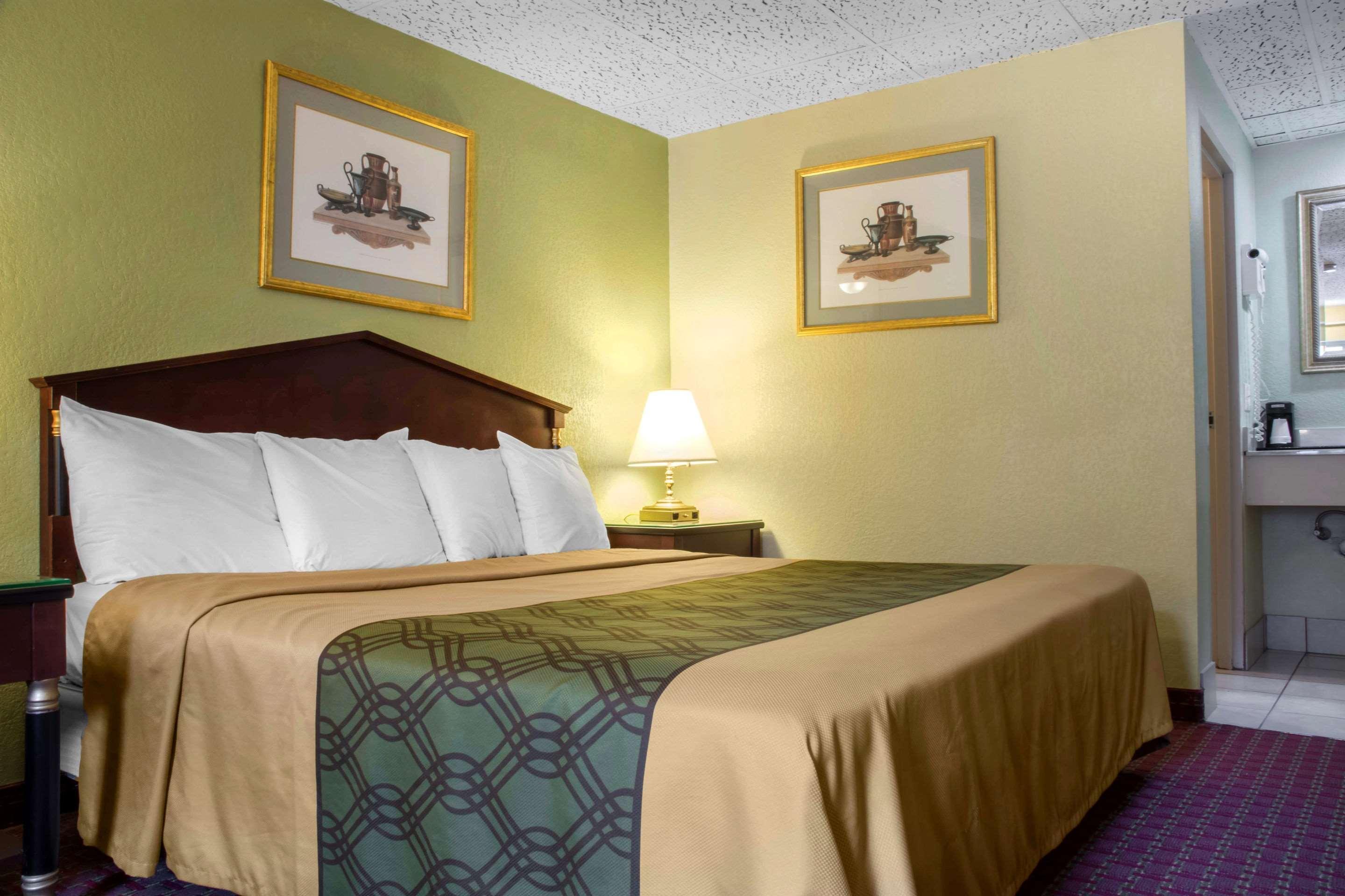 Econo Lodge Hotel Bradford Dış mekan fotoğraf