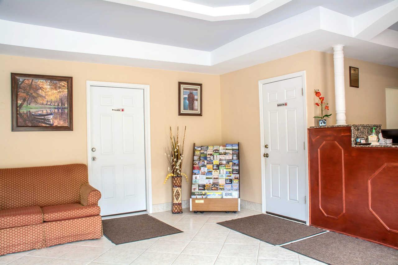Econo Lodge Hotel Bradford Dış mekan fotoğraf